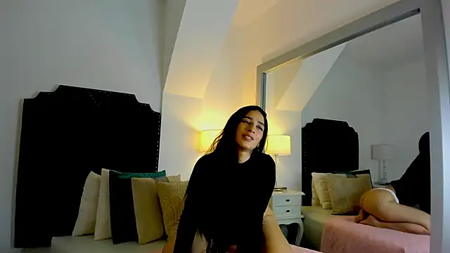 Valentina Ross  online show from May 2, 1:22 am