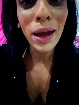 Snapshot of jessy905 chatting on June 8, 1:33 pm jessy905 online show from June 8, 1:33 pm
