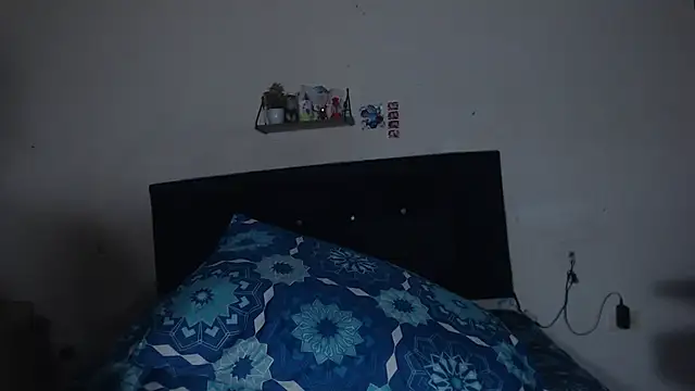 Snapshot of bella_n99 chatting on September 15, 11:38 pm bella n99 online show from September 15, 11:38 pm