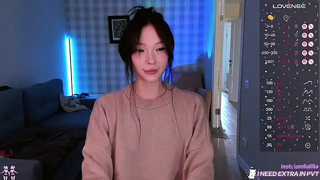 lialiliaa online show from October 5, 11:01 am