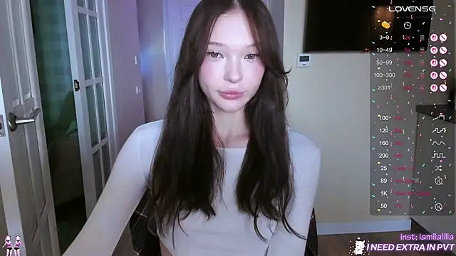 lialiliaa online show from October 29, 9:08 am