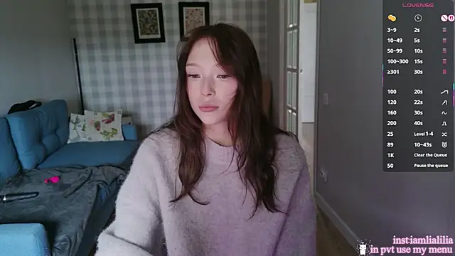 lialiliaa online show from May 11, 9:54 am