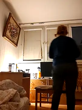 She-devilx online show from April 1, 8:50 pm