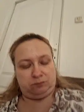 Snapshot of She-devilx chatting on October 31, 8:27 pm She-devilx online show from October 31, 8:27 pm