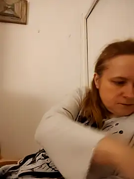 Snapshot of She-devilx chatting on December 4, 10:53 pm She-devilx online show from December 4, 10:53 pm