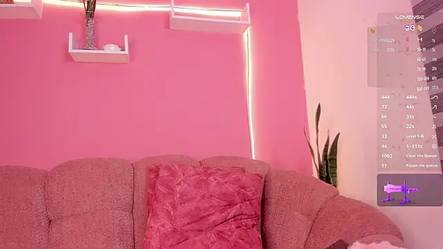 imlissie online show from March 6, 9:36 am