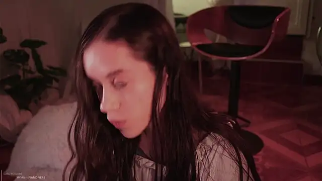  Avriles  online show from February 10, 1:04 am