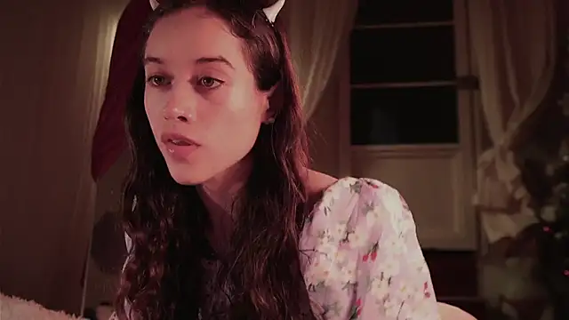  Avriles  online show from December 20, 1:19 am