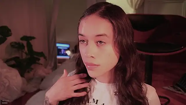  Avriles  online show from February 13, 1:38 am