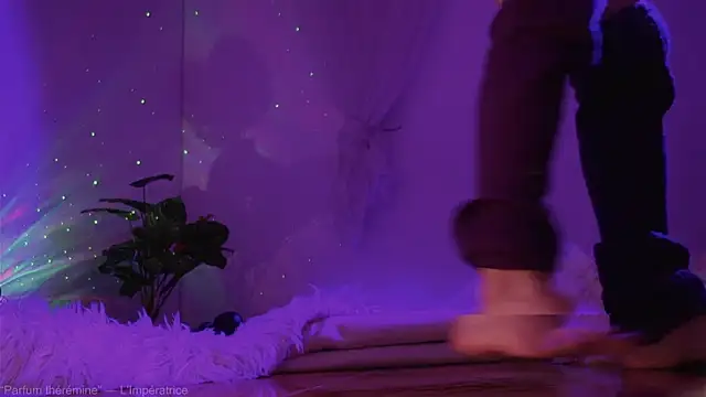 Snapshot of _Avriles_ chatting on February 3, 4:14 am  Avriles  online show from February 3, 4:14 am