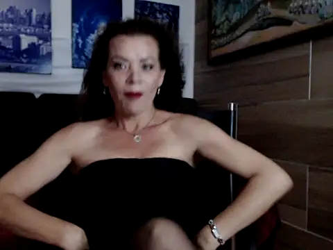 Snapshot of BarbaraDominatrix chatting on January 14, 6:55 pm BarbaraDominatrix online show from January 14, 6:55 pm