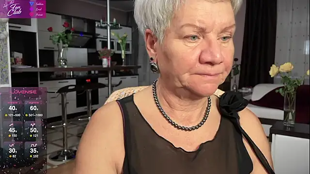 Snapshot of roxana_brooks chatting on February 14, 3:15 pm roxana brooks online show from February 14, 3:15 pm