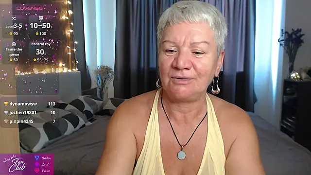 roxana brooks online show from May 13, 1:23 am