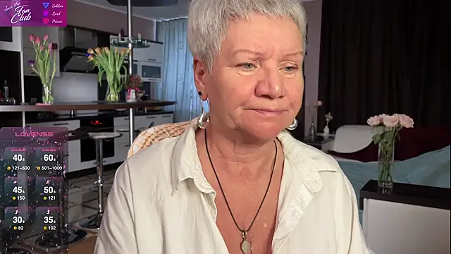 Snapshot of roxana_brooks chatting on March 11, 1:34 pm roxana brooks online show from March 11, 1:34 pm