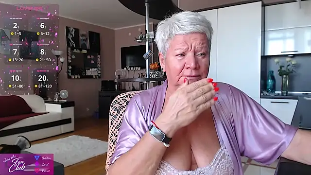 roxana brooks online show from July 18, 6:11 am
