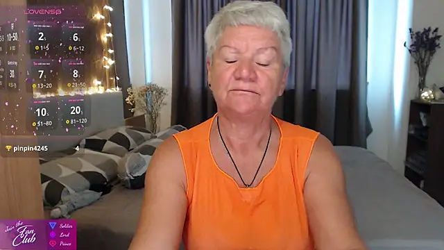 roxana brooks online show from May 25, 11:36 pm