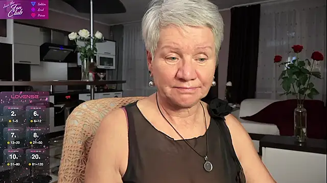 Snapshot of roxana_brooks chatting on February 4, 8:59 pm roxana brooks online show from February 4, 8:59 pm