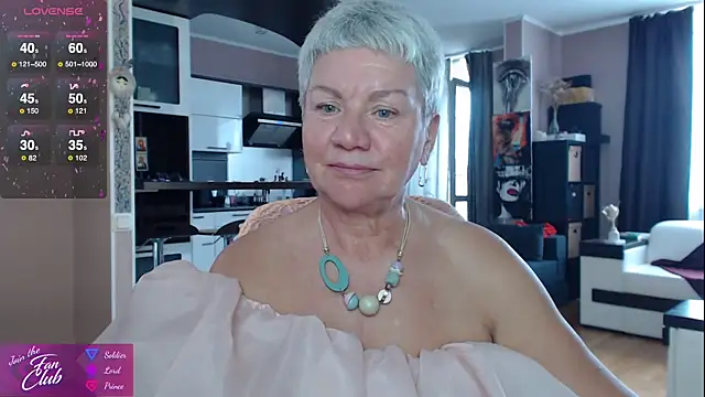 Snapshot of roxana_brooks chatting on September 22, 1:28 pm roxana brooks online show from September 22, 1:28 pm