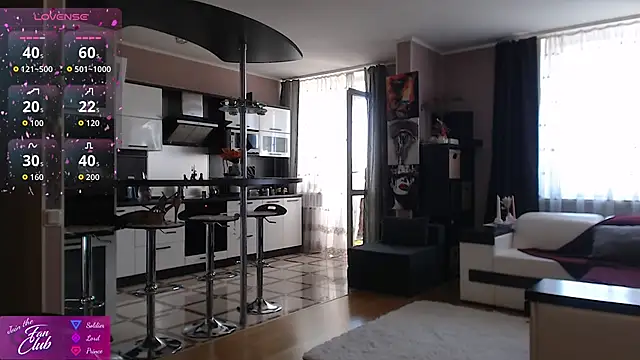 roxana brooks online show from April 9, 1:06 pm