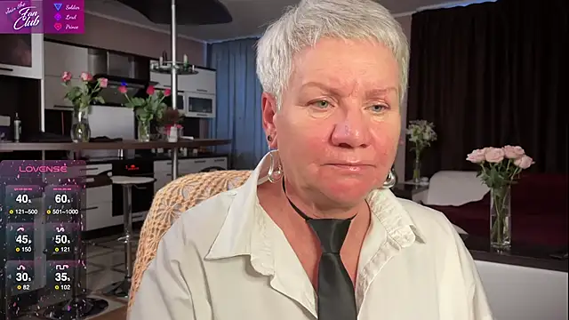 Snapshot of roxana_brooks chatting on February 26, 2:59 pm roxana brooks online show from February 26, 2:59 pm