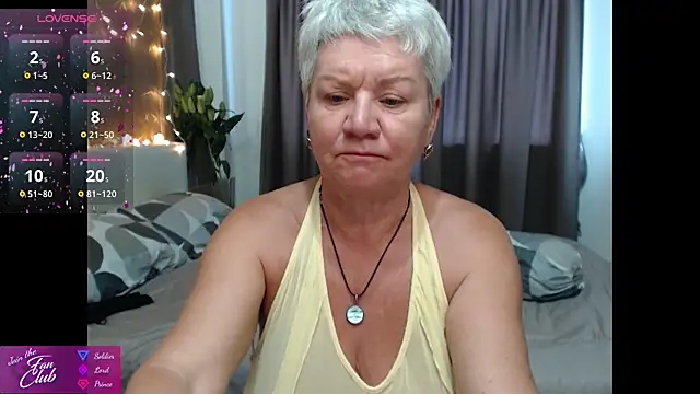 roxana brooks online show from April 22, 1:34 am