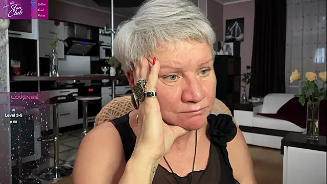 Snapshot of roxana_brooks chatting on February 12, 5:58 pm roxana brooks online show from February 12, 5:58 pm