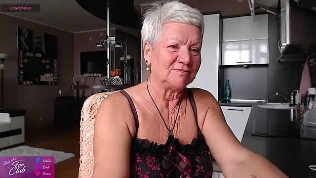 roxana brooks online show from July 22, 9:11 am