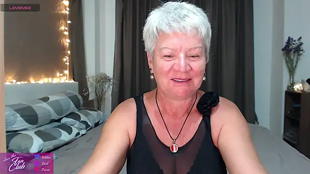 roxana brooks online show from May 4, 12:52 pm