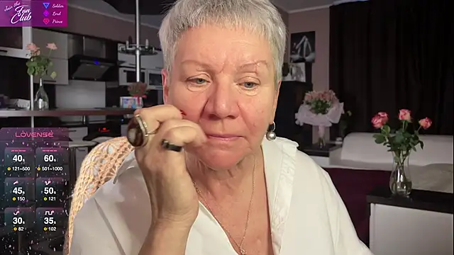 Snapshot of roxana_brooks chatting on February 21, 2:59 pm roxana brooks online show from February 21, 2:59 pm