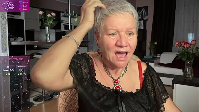 Snapshot of roxana_brooks chatting on February 18, 8:58 pm roxana brooks online show from February 18, 8:58 pm