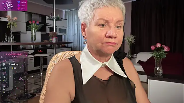 Snapshot of roxana_brooks chatting on February 25, 2:15 pm roxana brooks online show from February 25, 2:15 pm