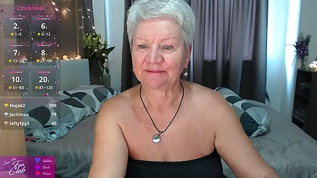 roxana brooks online show from April 23, 2:18 am