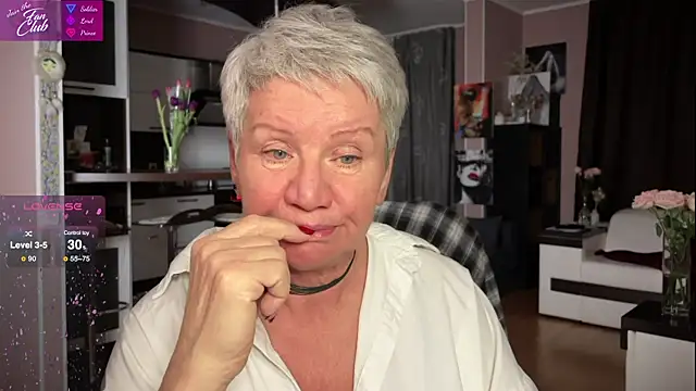 Snapshot of roxana_brooks chatting on March 8, 8:35 pm roxana brooks online show from March 8, 8:35 pm