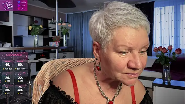 Snapshot of roxana_brooks chatting on February 18, 2:38 pm roxana brooks online show from February 18, 2:38 pm