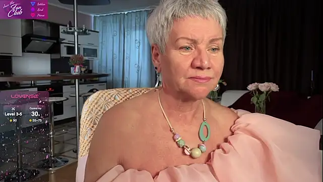 Snapshot of roxana_brooks chatting on March 13, 8:04 am roxana brooks online show from March 13, 8:04 am