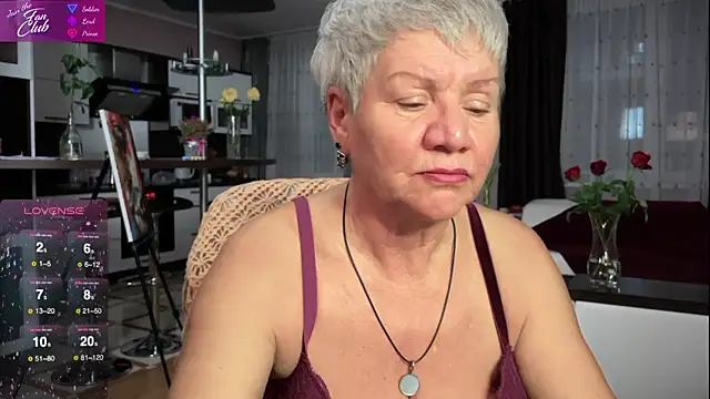 Snapshot of roxana_brooks chatting on February 14, 9:21 pm roxana brooks online show from February 14, 9:21 pm