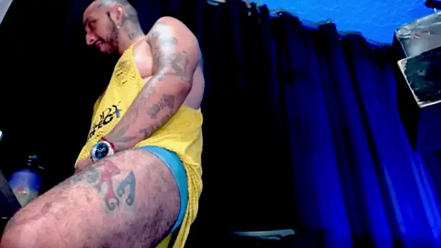 KenllyH online show from February 27, 1:30 am