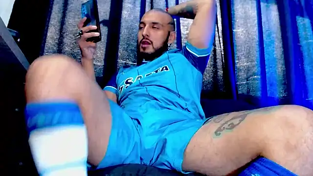 KenllyH online show from February 17, 10:49 pm