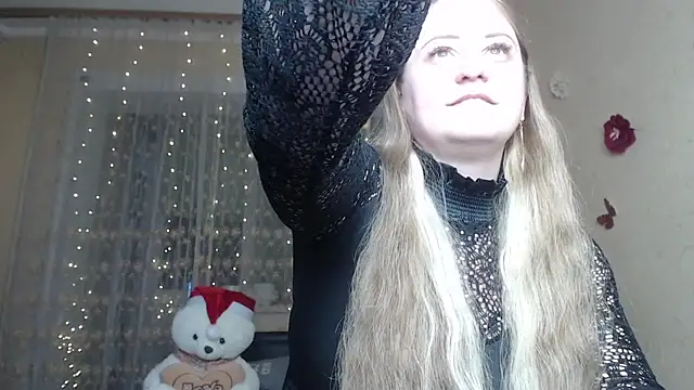 CumCpl online show from April 5, 8:26 pm