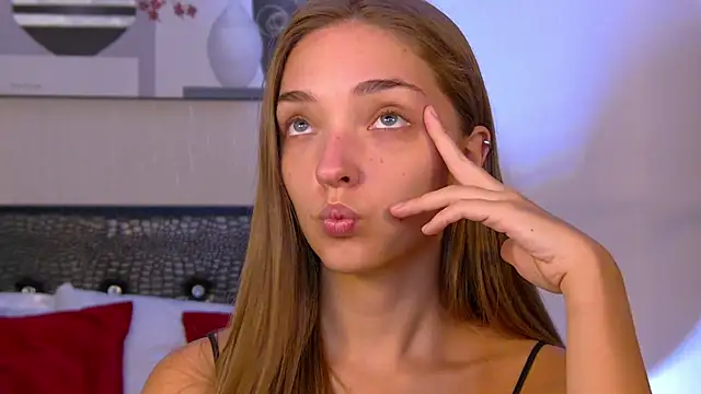 VirginieCruz online show from January 19, 5:22 am