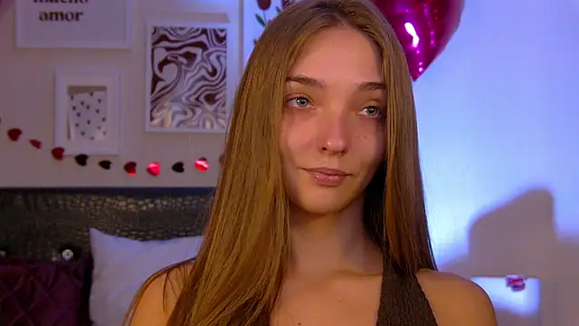 VirginieCruz online show from February 17, 5:43 pm