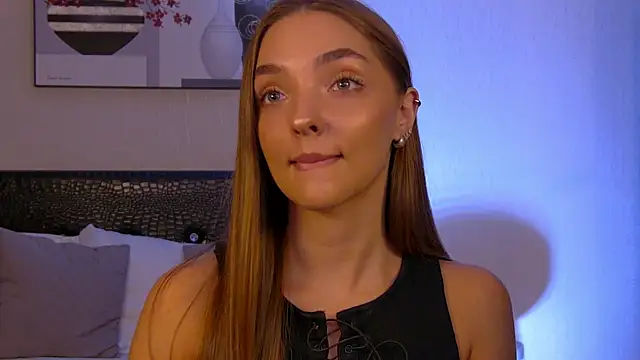 VirginieCruz online show from November 18, 7:17 pm