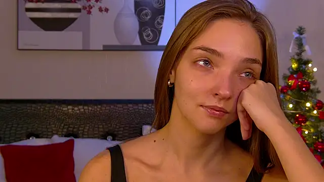 VirginieCruz online show from December 20, 5:43 am