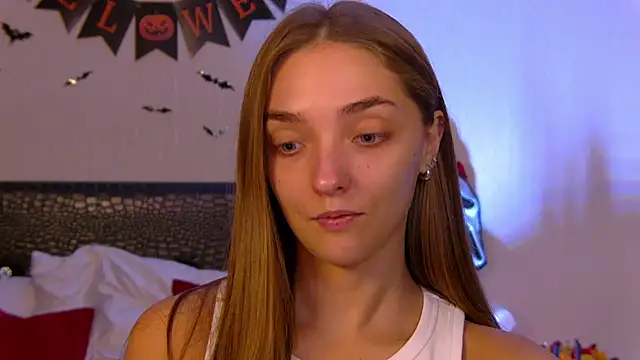 VirginieCruz online show from October 28, 7:24 pm