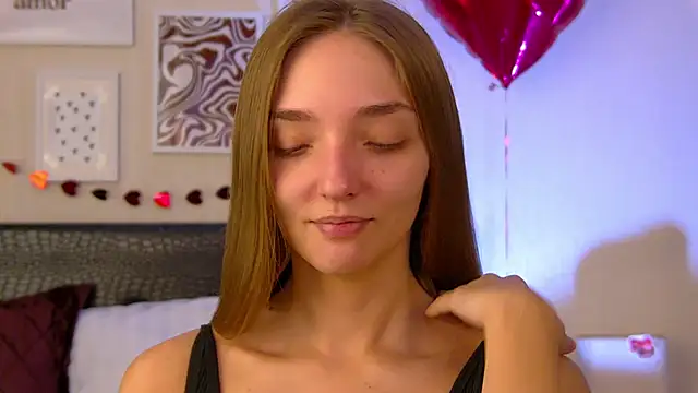 VirginieCruz online show from February 27, 5:29 am