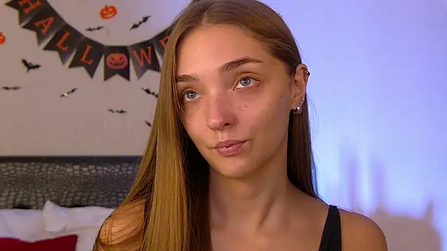 VirginieCruz online show from October 30, 5:39 am