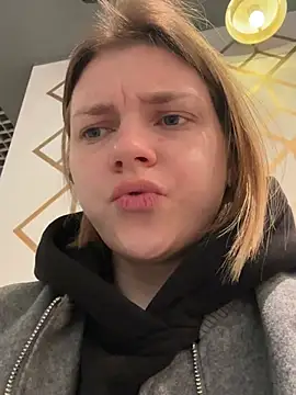 ValenciaShock online show from April 12, 7:11 am