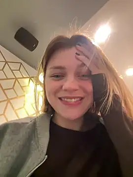 ValenciaShock online show from April 4, 7:15 am