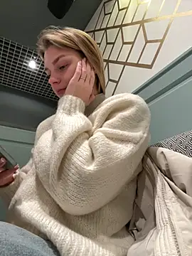 ValenciaShock online show from November 2, 6:40 am