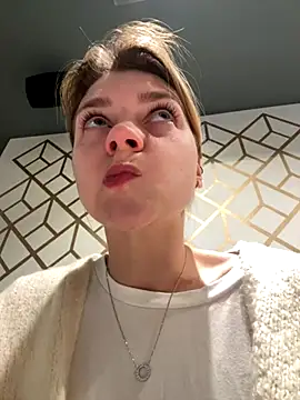 ValenciaShock online show from November 15, 6:39 am